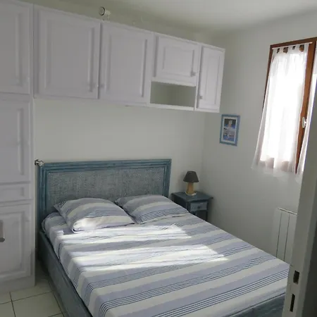Petit Coin De Paradis Dans Residence Avec Piscine Vias Exterior foto
