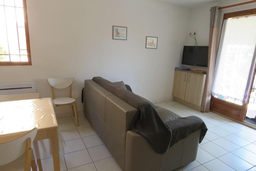 Petit Coin De Paradis Dans Avec Piscine Holiday home Vias
