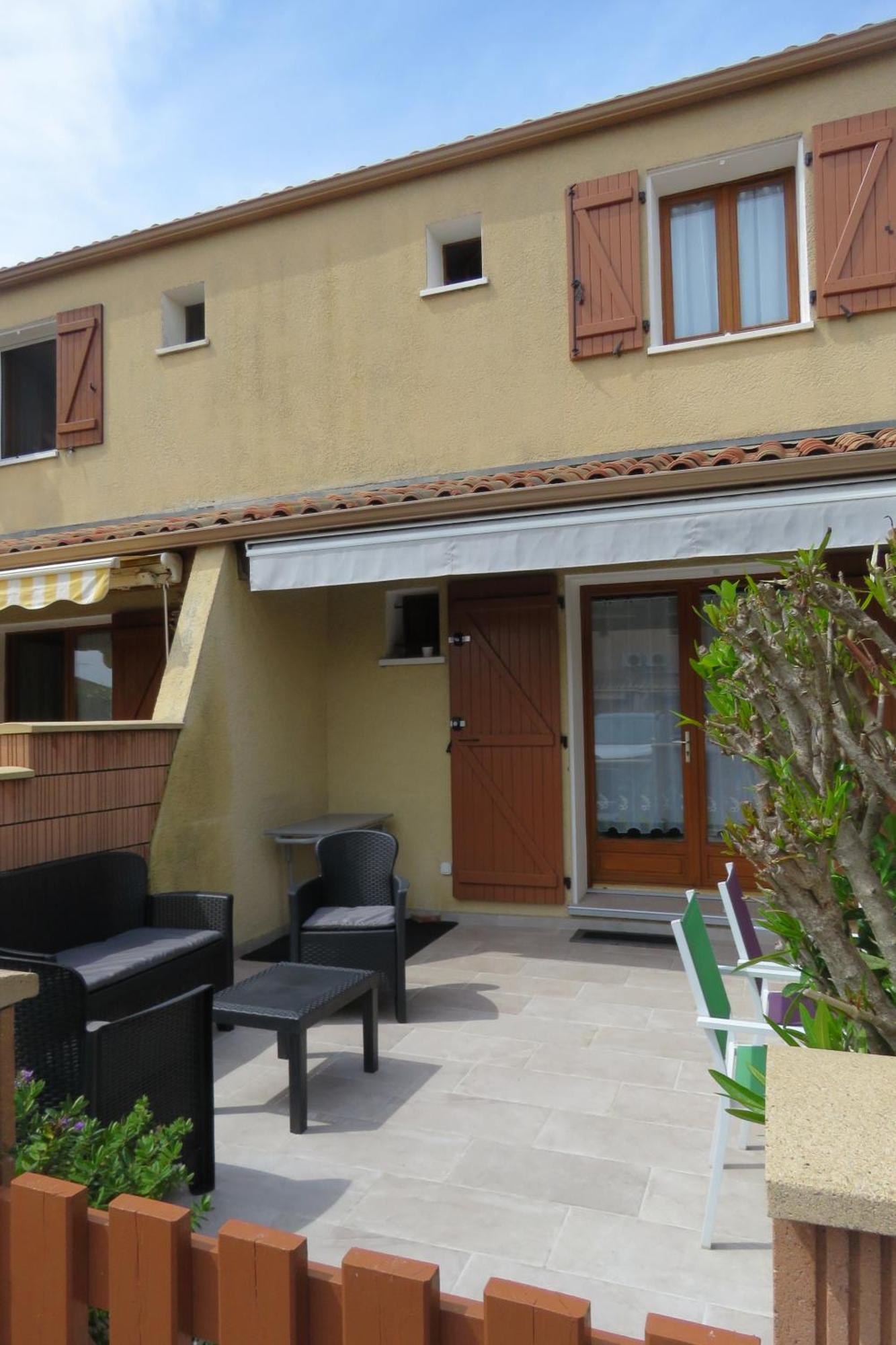 Holiday home Petit Coin De Paradis Dans Avec Piscine Vias