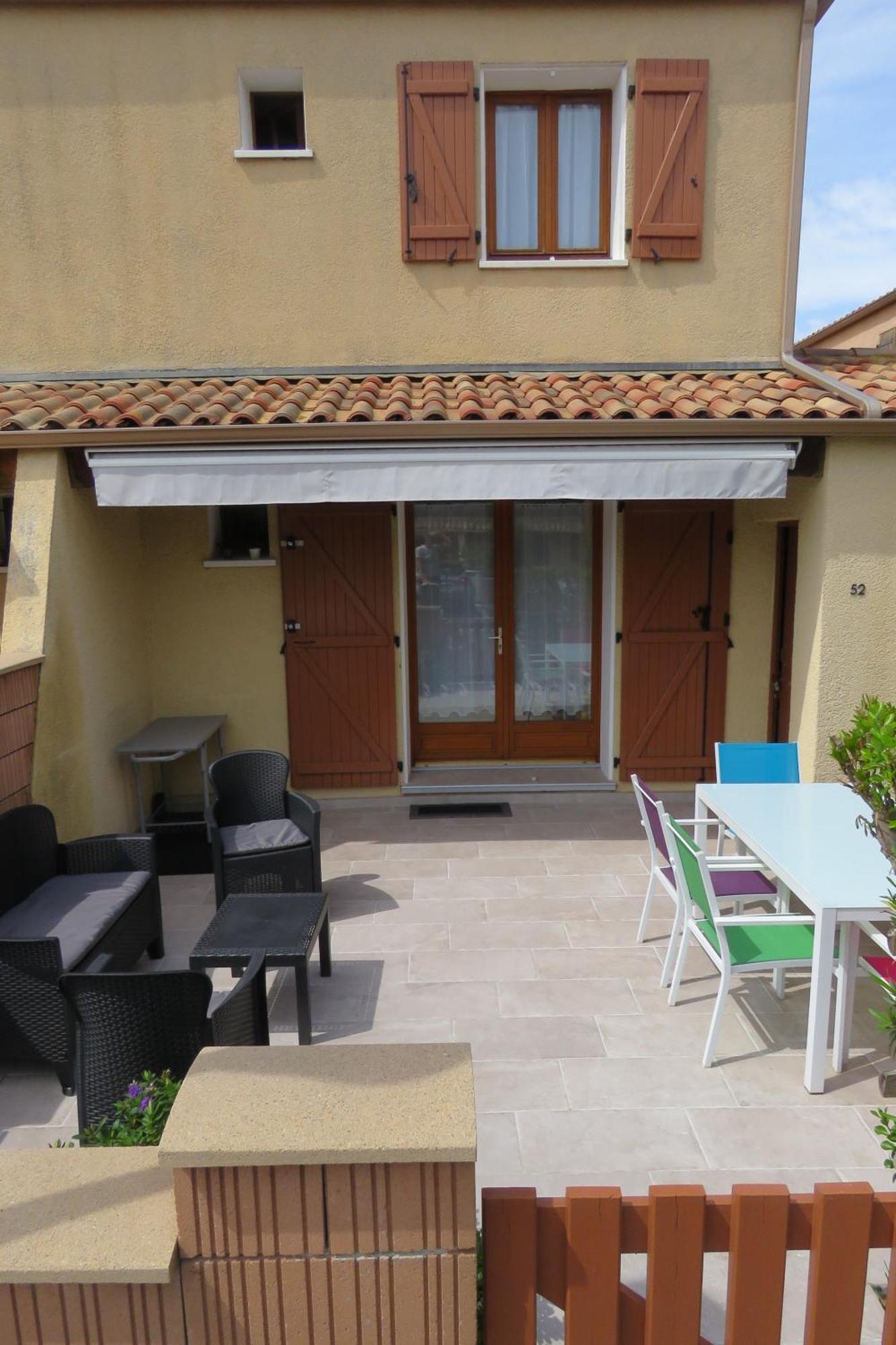 Holiday home Petit Coin De Paradis Dans Avec Piscine *